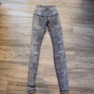 Lulu lemon printed leggings